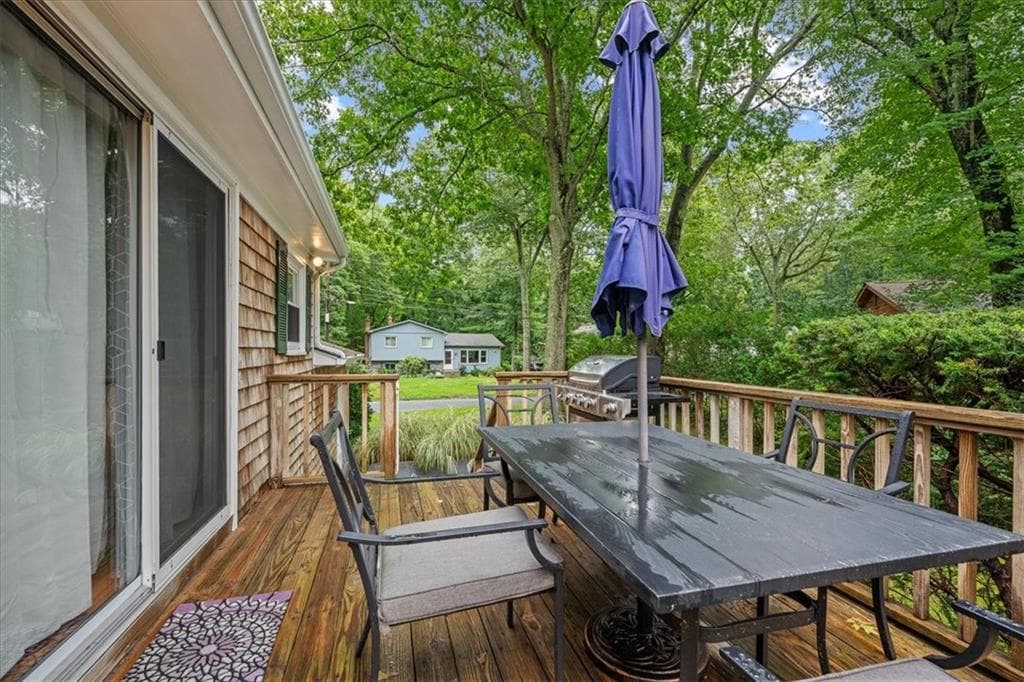 Single Family Residence at 10 Bow Run, Narragansett, photo 30 of 48