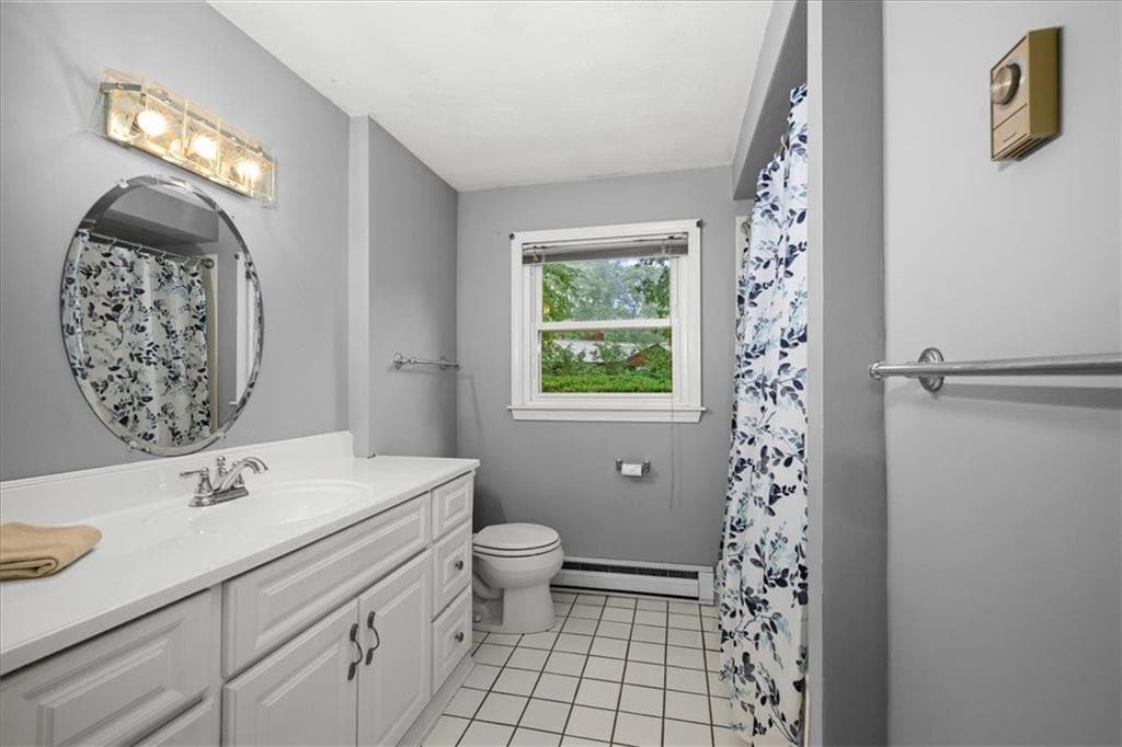 Single Family Residence at 10 Bow Run, Narragansett, photo 15 of 48