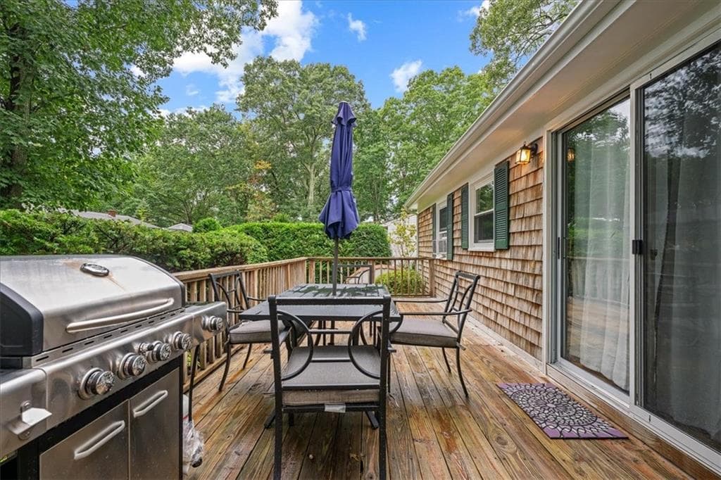 Single Family Residence at 10 Bow Run, Narragansett, photo 29 of 48