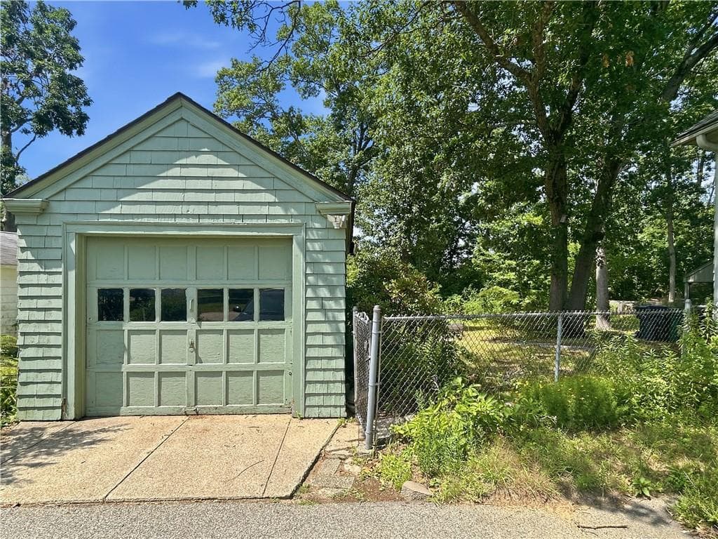 Single Family Residence at 131 Welfare Avenue, Warwick, photo 6 of 14
