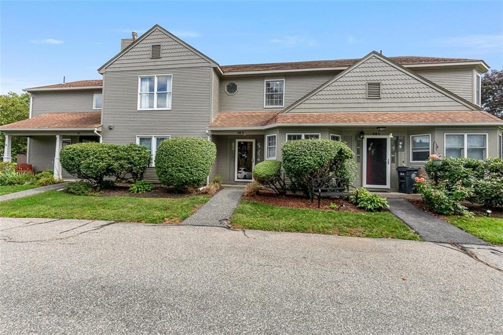 Condominium at 58 Needle Grove Point UNIT B, North Providence, photo 2 of 49
