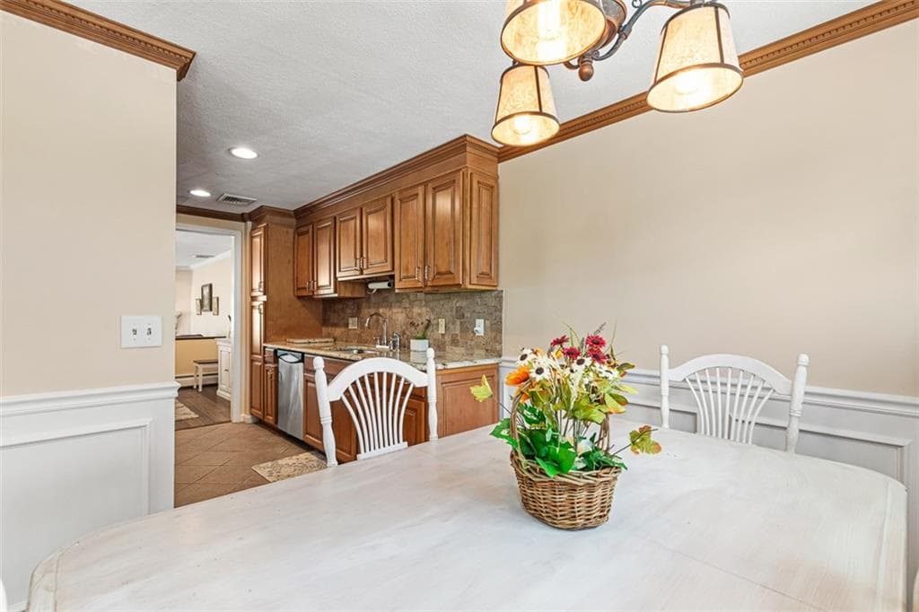 Condominium at 58 Needle Grove Point UNIT B, North Providence, photo 11 of 49
