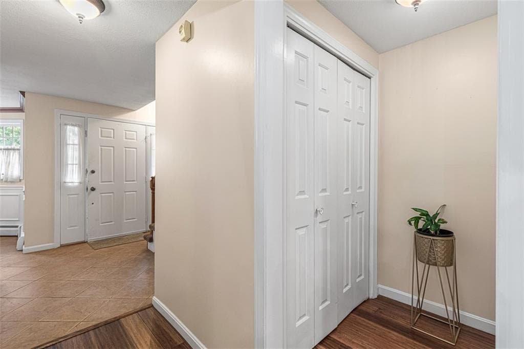 Condominium at 58 Needle Grove Point UNIT B, North Providence, photo 21 of 49