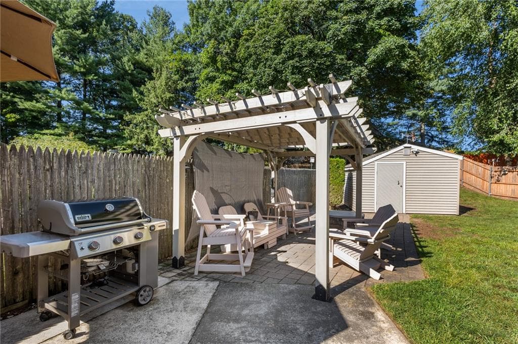 Single Family Residence at 89 Interlocken Road, East Providence, photo 3 of 25
