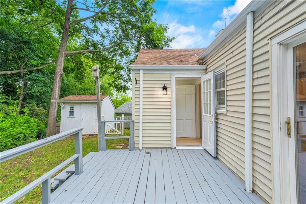 Single Family Residence at 110 Ausdale Road, Cranston, photo 27 of 36