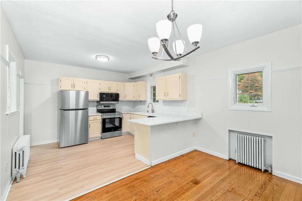 Single Family Residence at 110 Ausdale Road, Cranston, photo 17 of 36