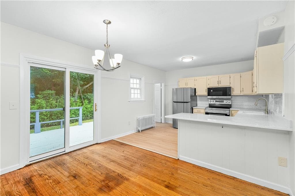 Single Family Residence at 110 Ausdale Road, Cranston, photo 16 of 36