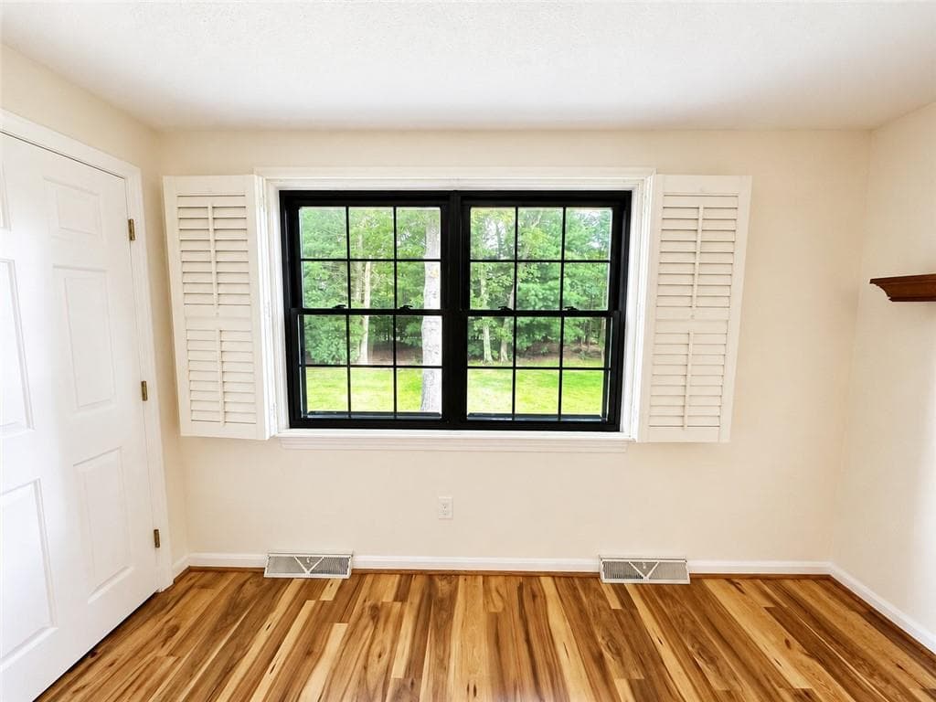 Condominium at 2709 Pinewood Drive, Smithfield, photo 13 of 29