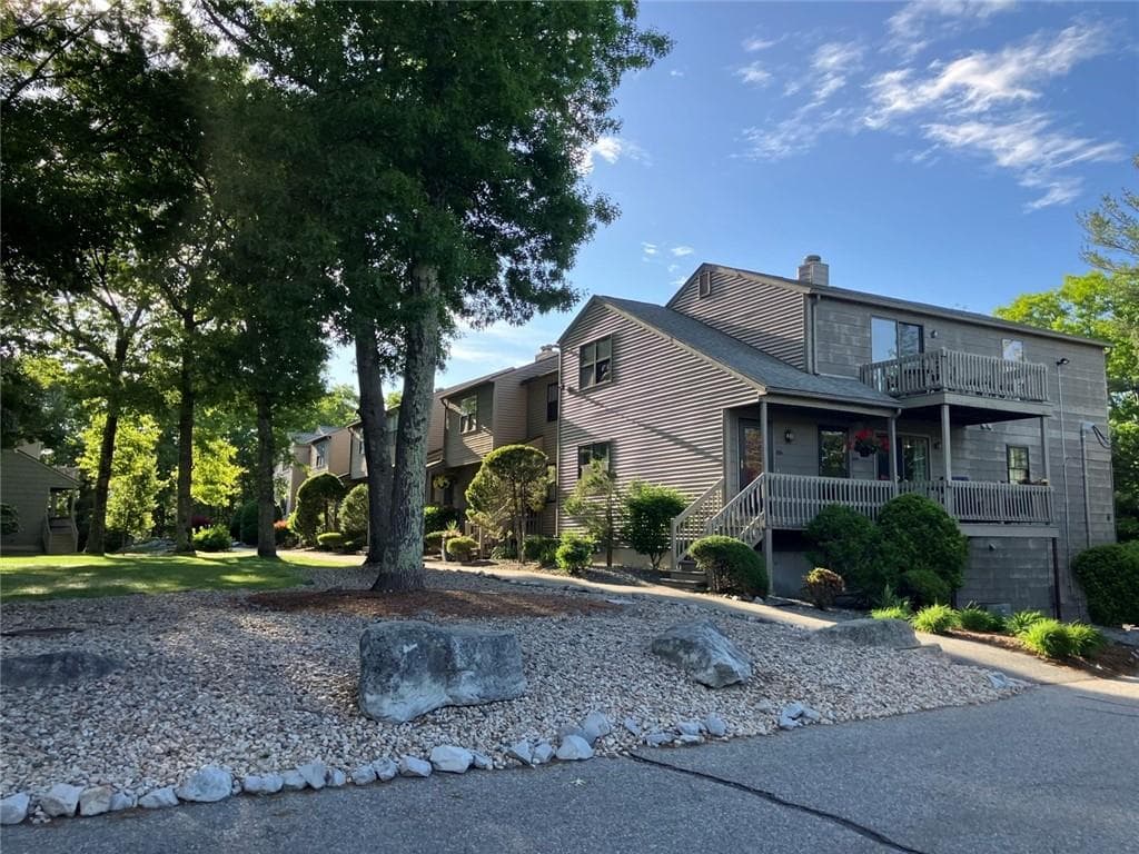 2709 Pinewood Drive