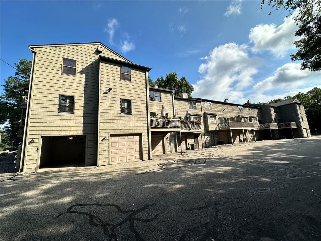 Condominium at 2709 Pinewood Drive, Smithfield, photo 28 of 29