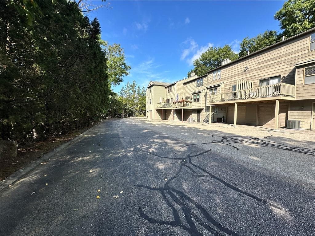 Condominium at 2709 Pinewood Drive, Smithfield, photo 29 of 29