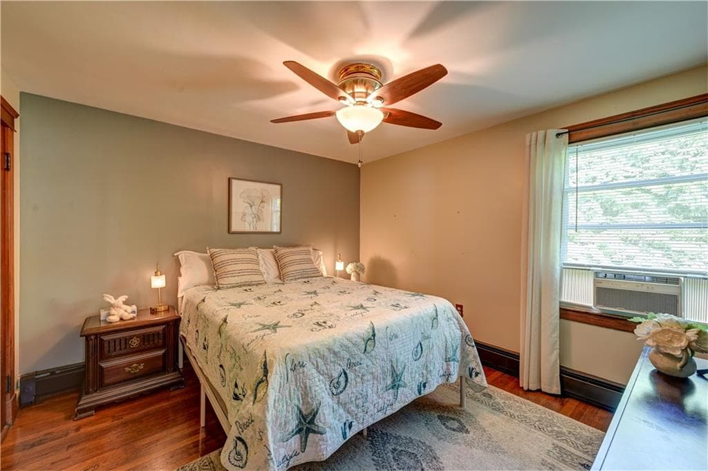 Single Family Residence at 222 Peckham Avenue, Middletown, photo 24 of 27