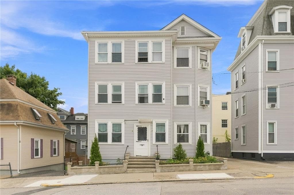 16 Fales Street