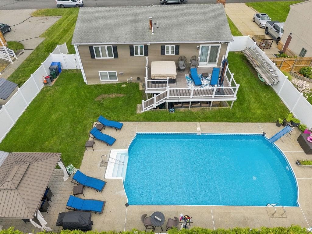 Single Family Residence at 5 Kent Avenue, East Providence, photo 4 of 50