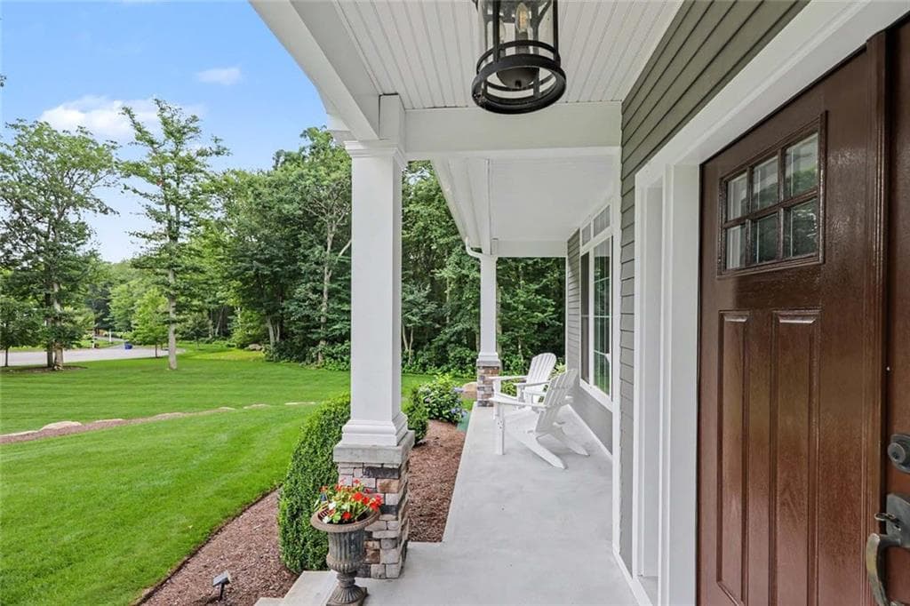 Single Family Residence at 95 Taggart Court, East Greenwich, photo 6 of 50