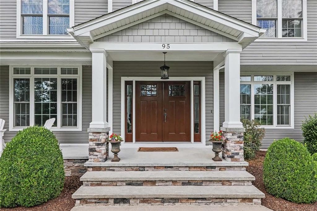 Single Family Residence at 95 Taggart Court, East Greenwich, photo 5 of 50