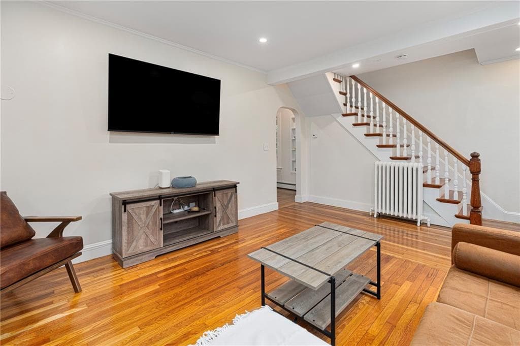 Single Family Residence at 31 Slocum Street, Newport, photo 2 of 25