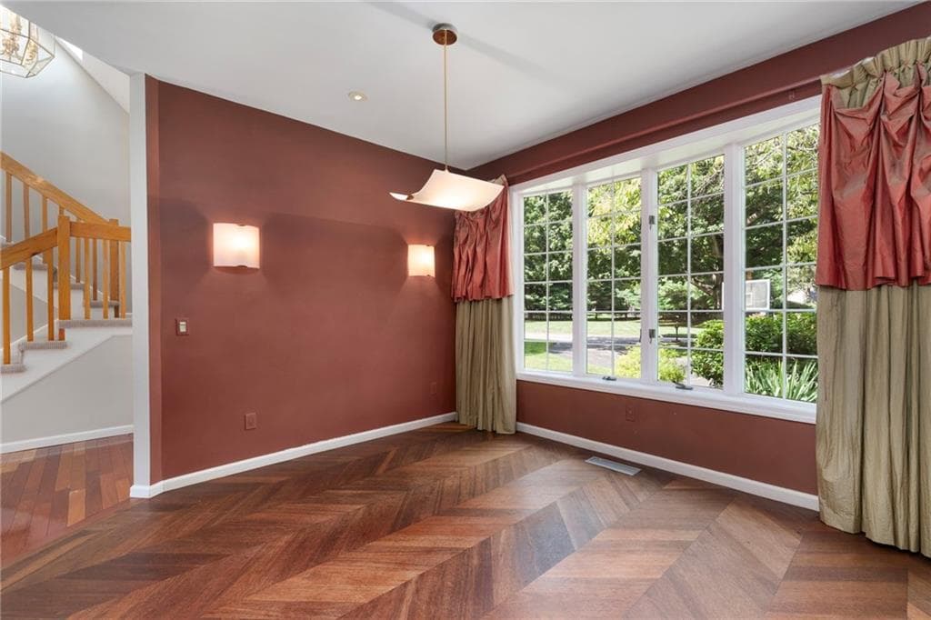 Single Family Residence at 110 Osprey Drive, East Greenwich, photo 16 of 50