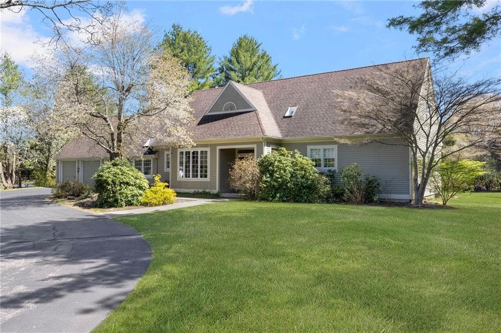 Single Family Residence at 110 Osprey Drive, East Greenwich, photo 3 of 50