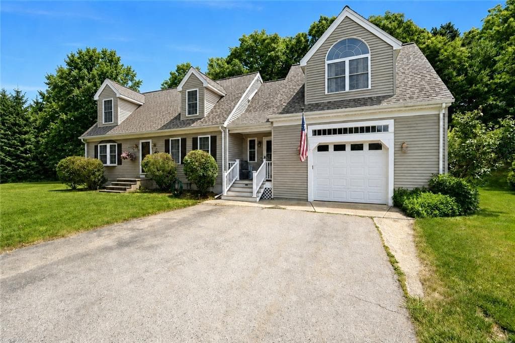 Single Family Residence at 50 Trinity Circle, Attleboro, photo 3 of 37