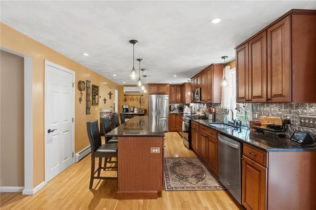 Single Family Residence at 50 Trinity Circle, Attleboro, photo 10 of 37