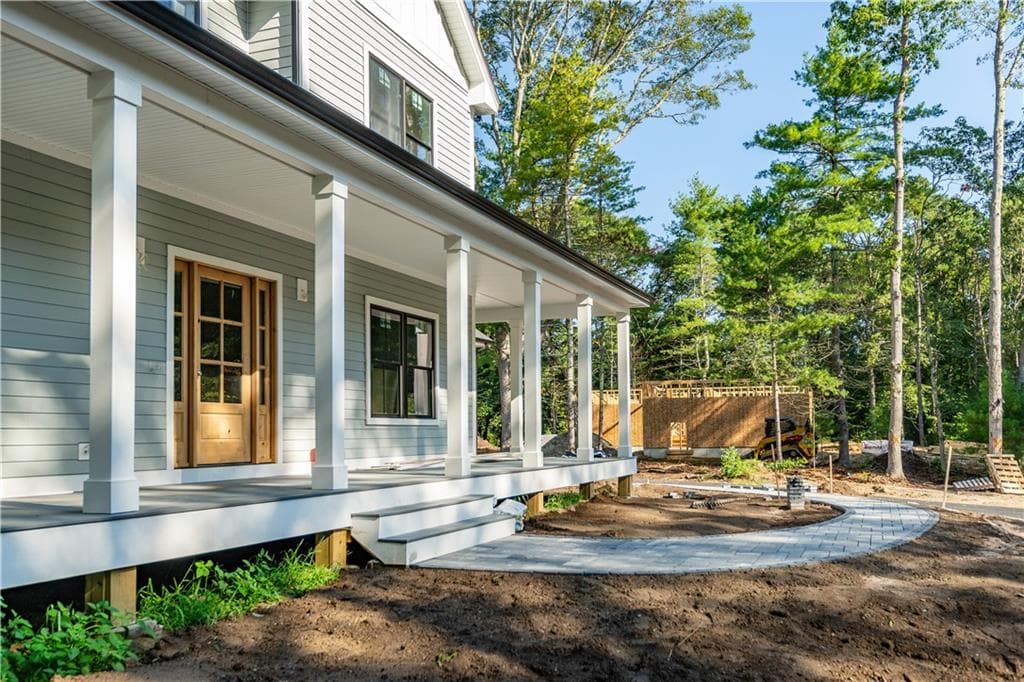 Single Family Residence at 91 Green Hill Beach Road, South Kingstown, photo 12 of 47