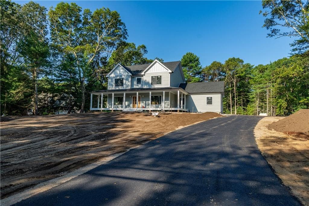Single Family Residence at 91 Green Hill Beach Road, South Kingstown, photo 7 of 47