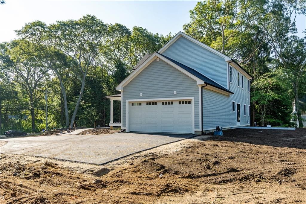 Single Family Residence at 91 Green Hill Beach Road, South Kingstown, photo 10 of 47