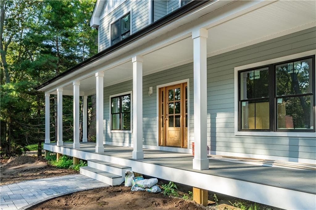 Single Family Residence at 91 Green Hill Beach Road, South Kingstown, photo 14 of 47