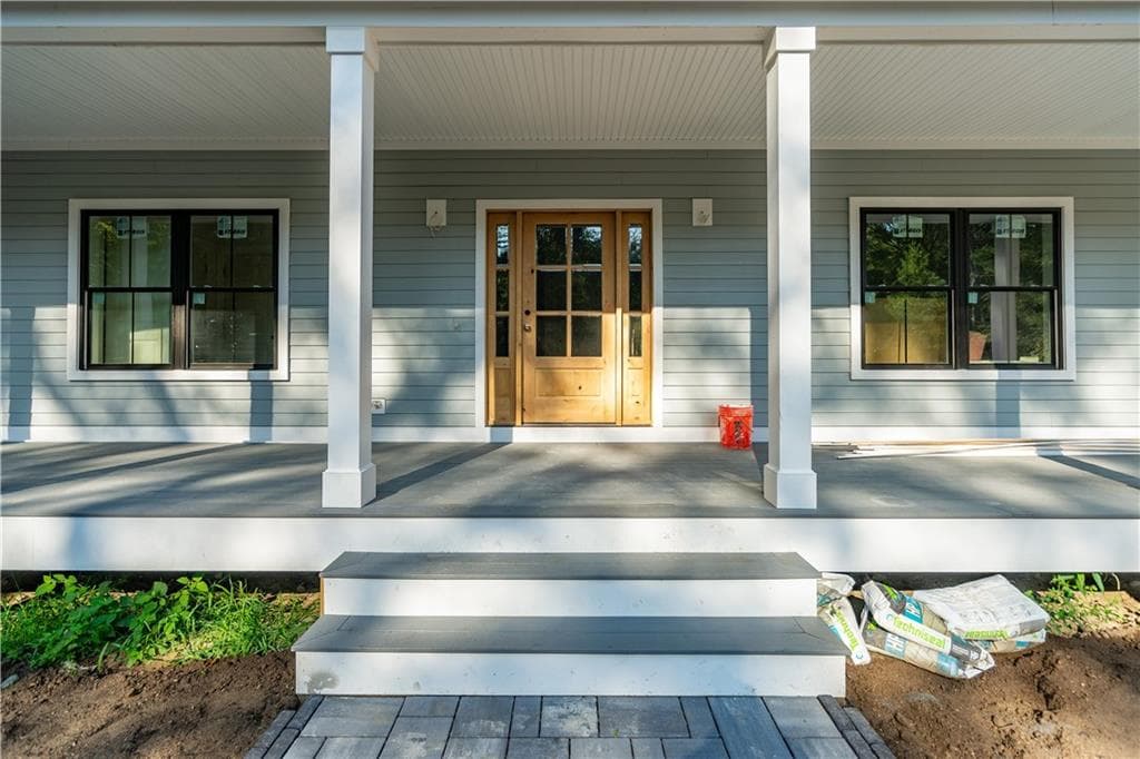 Single Family Residence at 91 Green Hill Beach Road, South Kingstown, photo 15 of 47