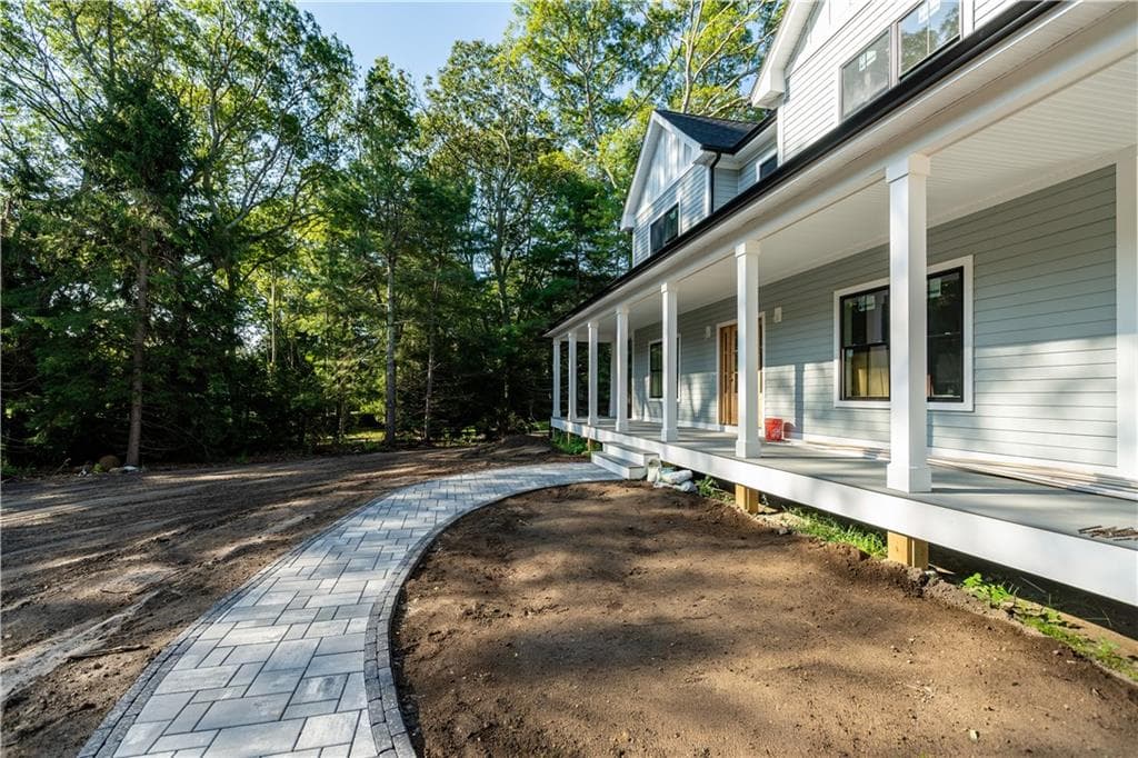 Single Family Residence at 91 Green Hill Beach Road, South Kingstown, photo 11 of 47