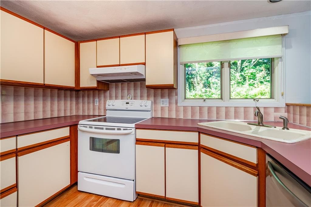 Condominium at 248 Mayfield Avenue UNIT E, Cranston, photo 15 of 45