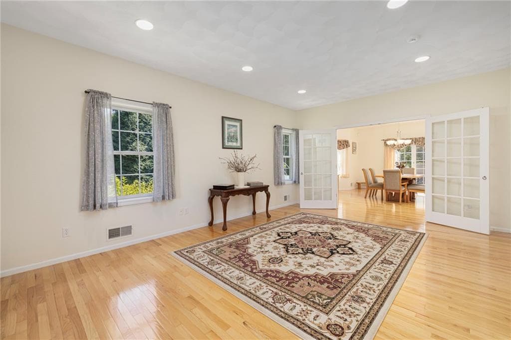 Single Family Residence at 15 W Bluebird Lane, Cranston, photo 16 of 49