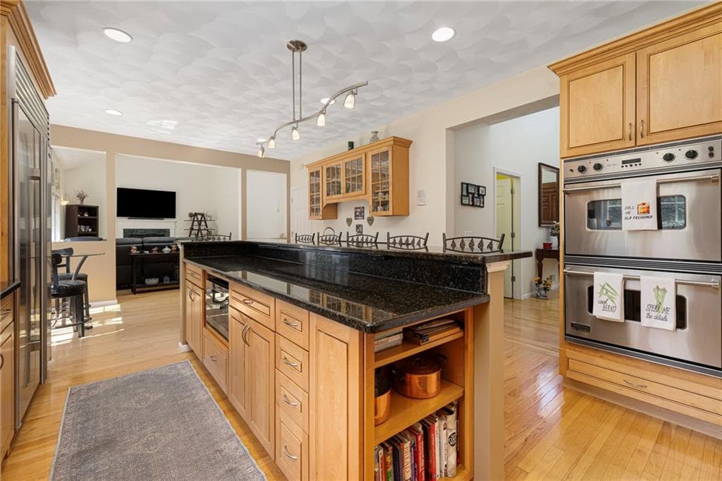 Single Family Residence at 15 W Bluebird Lane, Cranston, photo 7 of 49