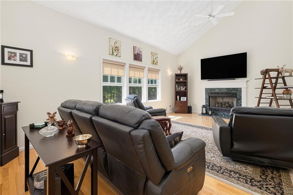 Single Family Residence at 15 W Bluebird Lane, Cranston, photo 10 of 49