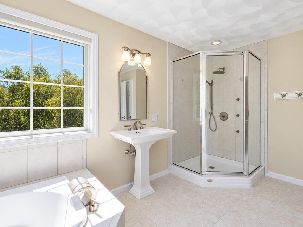 Single Family Residence at 15 W Bluebird Lane, Cranston, photo 33 of 49