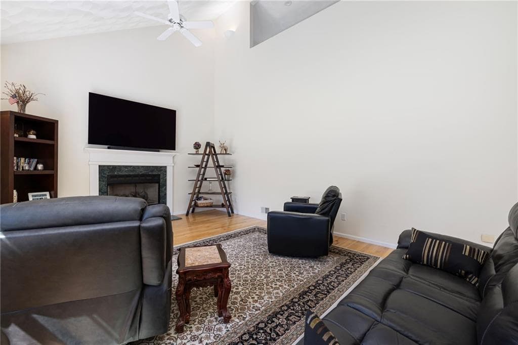Single Family Residence at 15 W Bluebird Lane, Cranston, photo 11 of 49