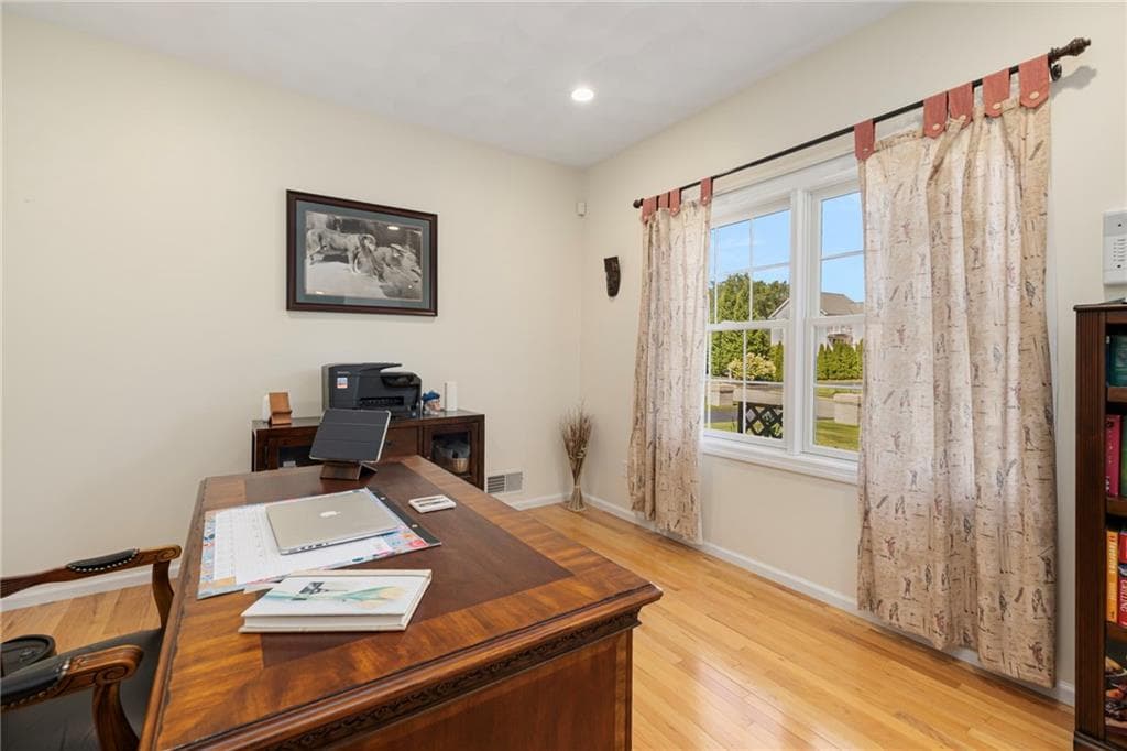 Single Family Residence at 15 W Bluebird Lane, Cranston, photo 19 of 49
