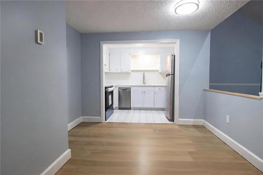 Condominium at North Providence, photo 12 of 15