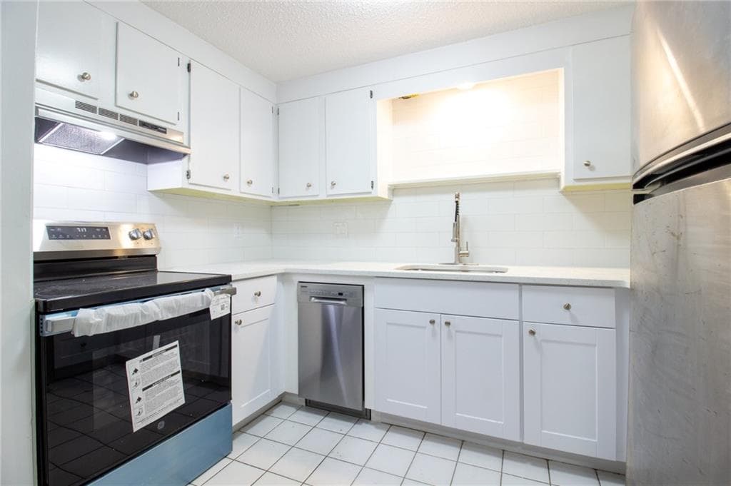 Condominium at North Providence, photo 10 of 15