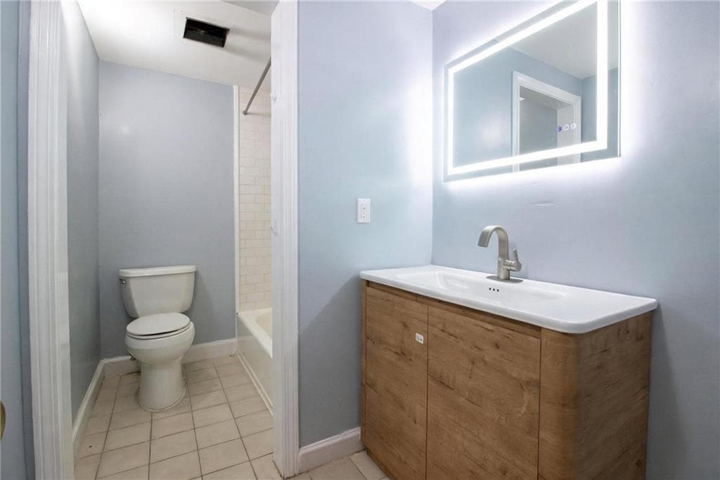 Condominium at North Providence, photo 8 of 15