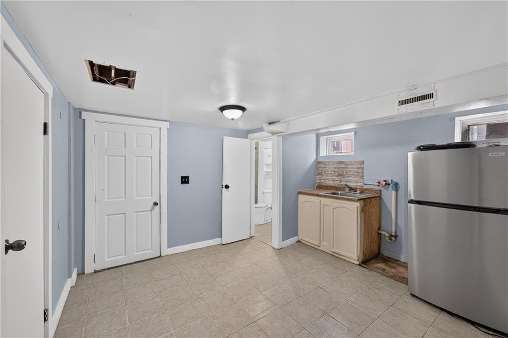 Multi Family at 33 Pekin Street, Providence, photo 16 of 23