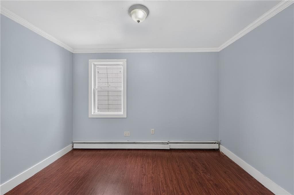 Multi Family at 33 Pekin Street, Providence, photo 10 of 23