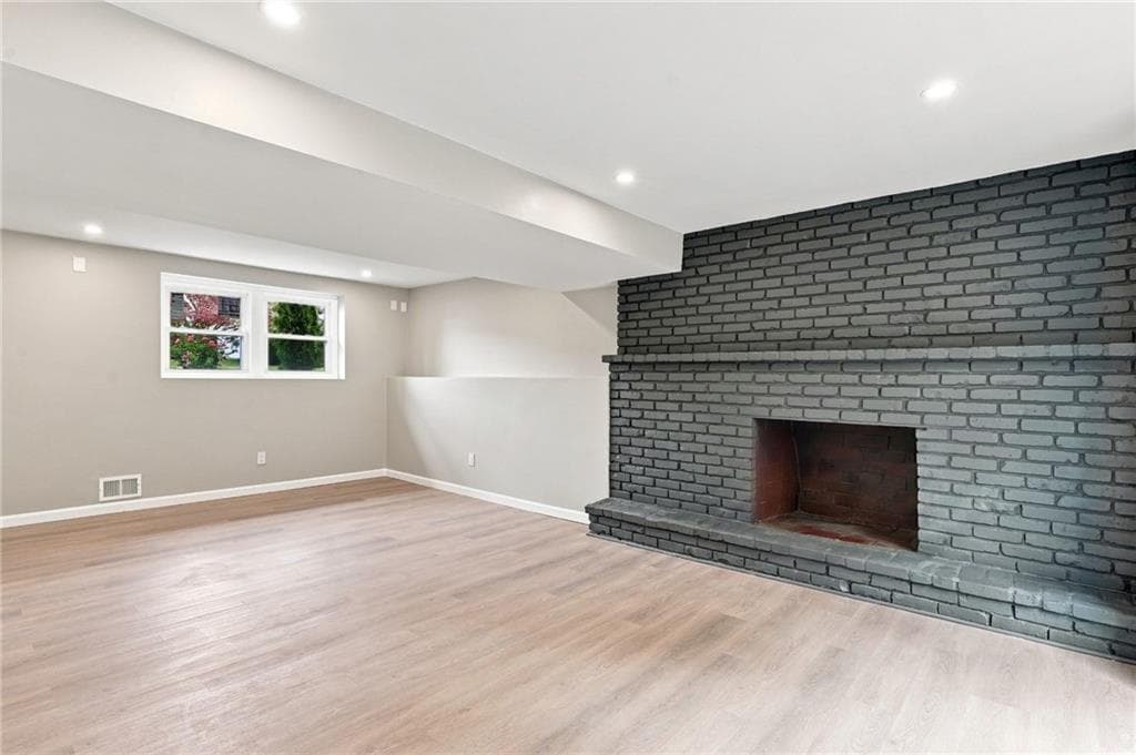 Single Family Residence at 30 Verdant Drive, Cranston, photo 27 of 40
