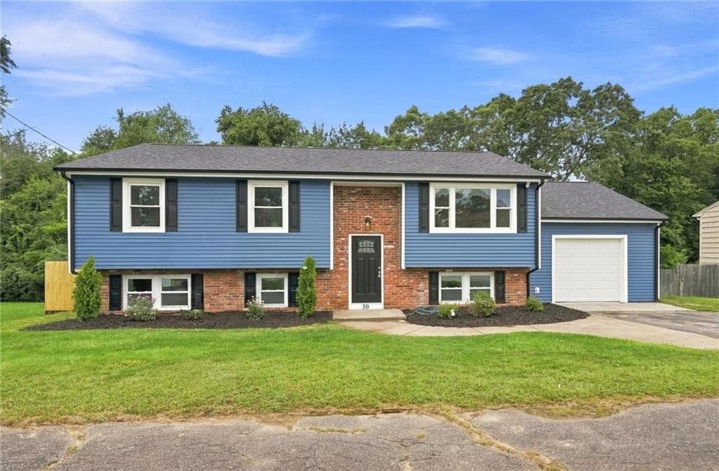 Single Family Residence at 30 Verdant Drive, Cranston, photo 36 of 40