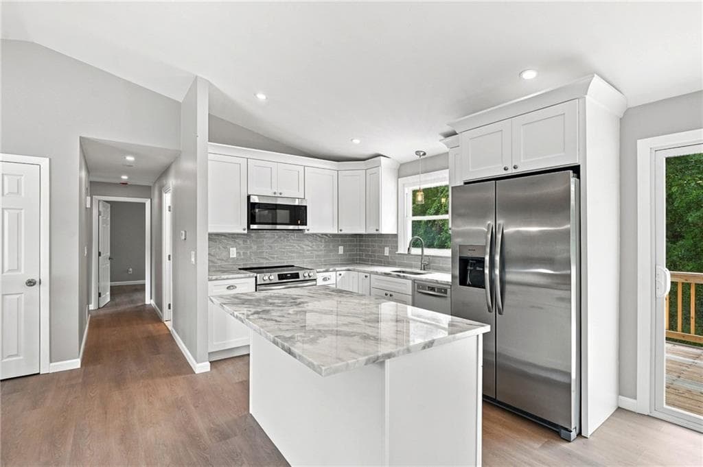 Single Family Residence at 30 Verdant Drive, Cranston, photo 9 of 40