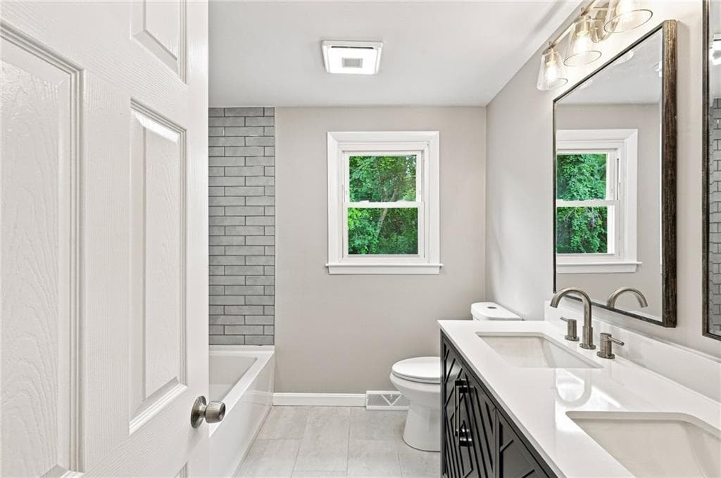 Single Family Residence at 30 Verdant Drive, Cranston, photo 14 of 40