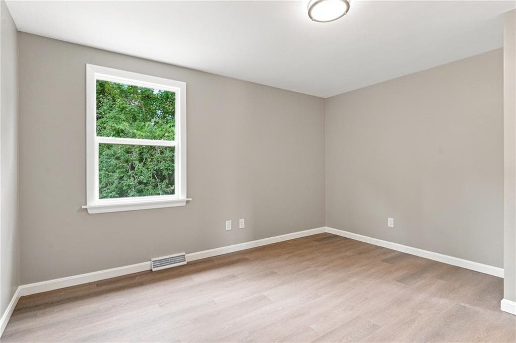 Single Family Residence at 30 Verdant Drive, Cranston, photo 18 of 40