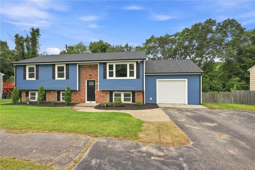 Single Family Residence at 30 Verdant Drive, Cranston, photo 35 of 40
