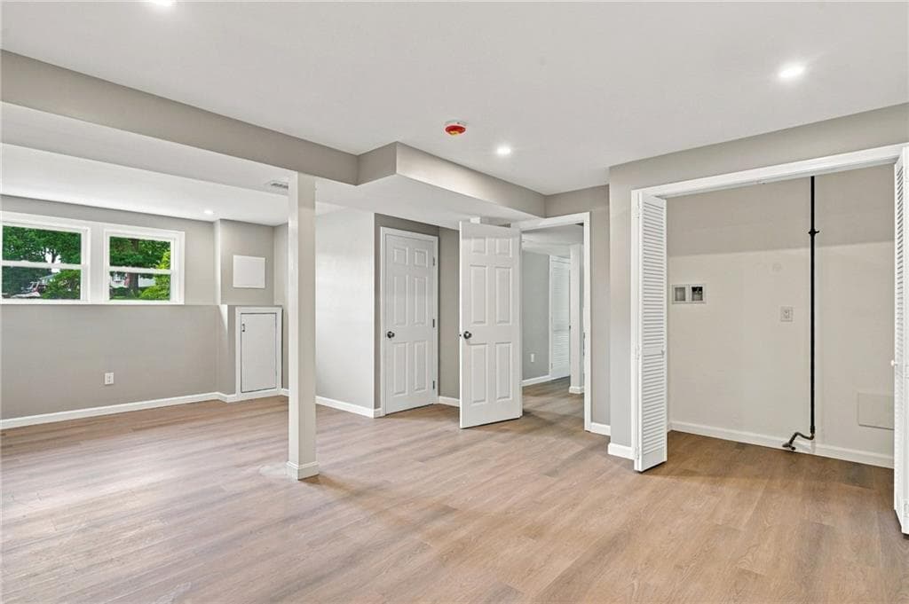Single Family Residence at 30 Verdant Drive, Cranston, photo 31 of 40